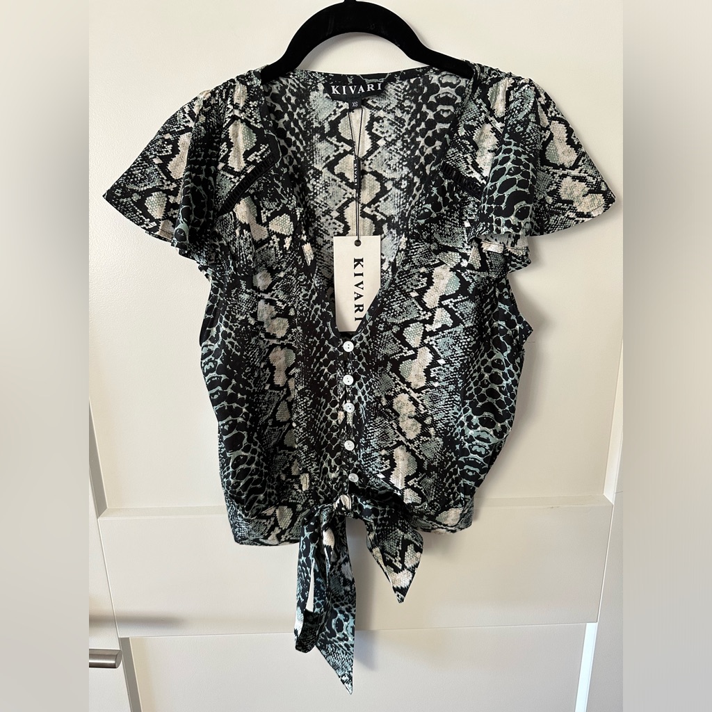 Kivari Snakeskin Printed Front Tie Top Nwt